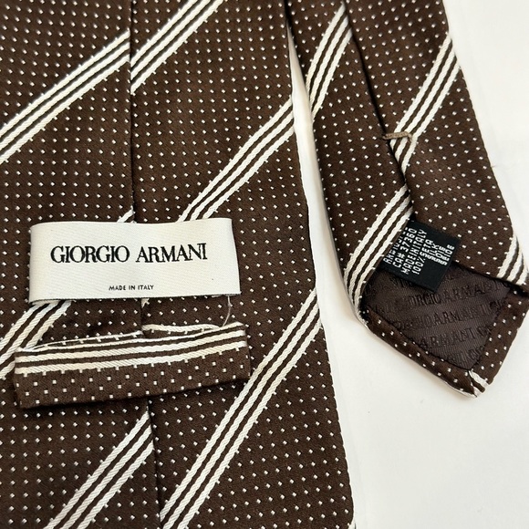 Giorgio Armani Men’s Silk Tie Stripe - Picture 3 of 5